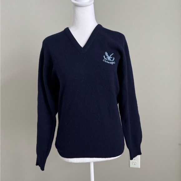 Lyle & Scott V-Neck 100% Wool Sweater from Gleneagles Golf Course in Scotland - Picture 1 of 8